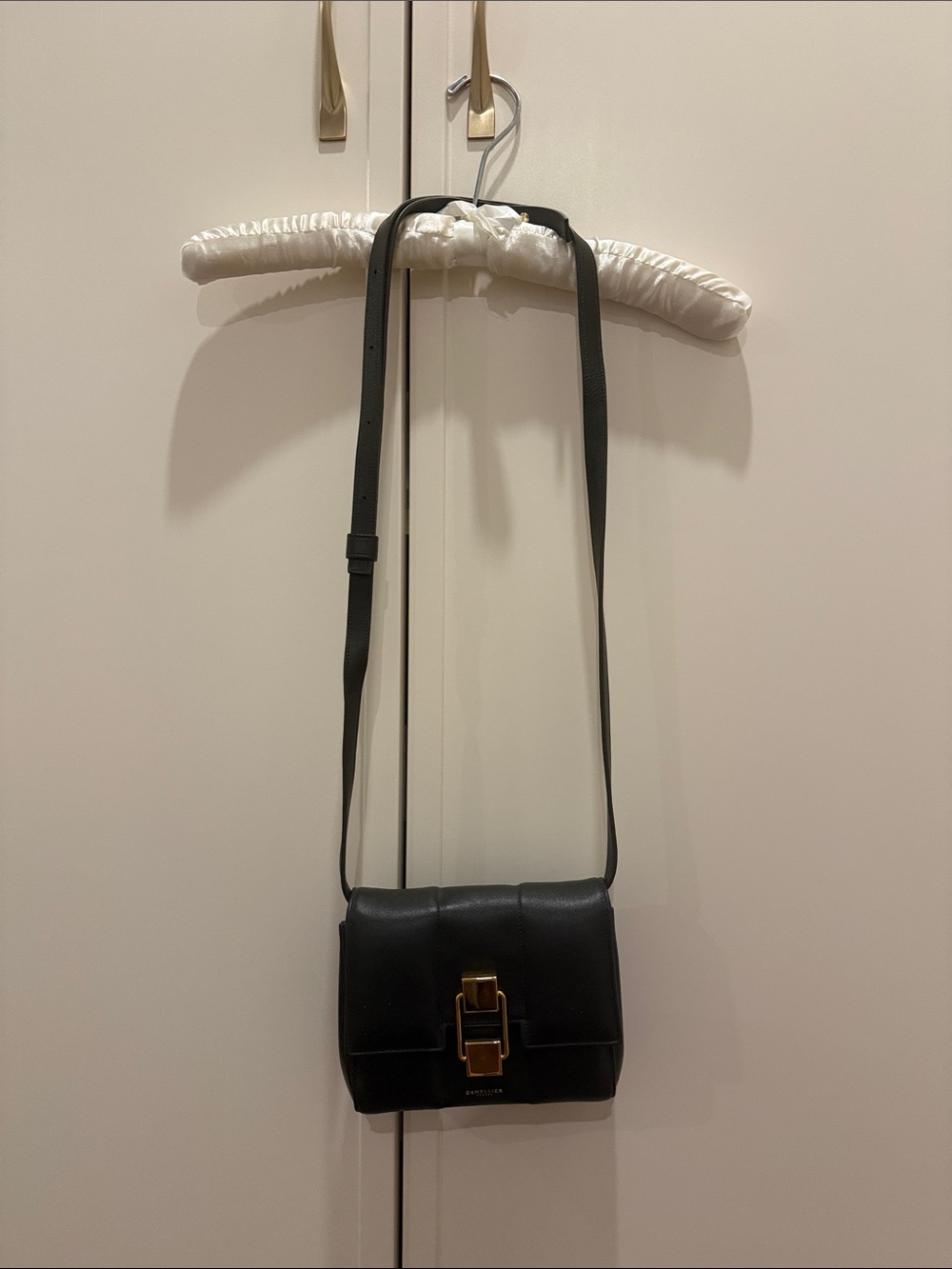 DE MELLIER - Black Leather Crossbody Bag with Gold Hardware